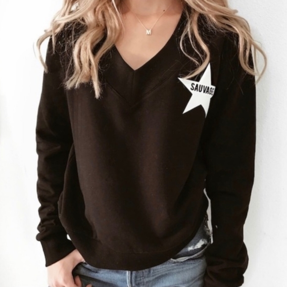 ELLANDEMM Tops - ELLANDEMM Sauvage Star V-Neck Sweatshirt S/M Black & White